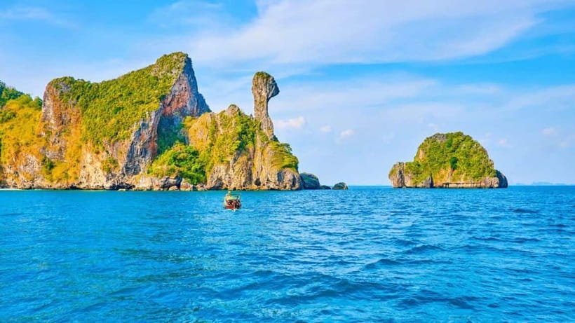 Krabi: 4 Islands and Caves Boat Tour with Lunch - Chicken Island for photos and a swim