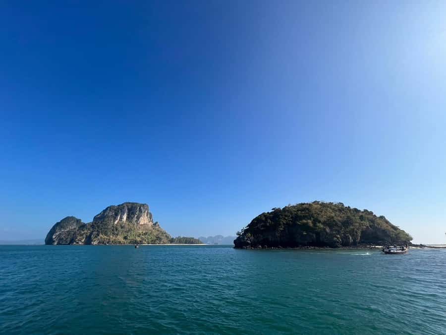 Krabi: 4 Islands & Ko Hong Private Long-tail Boat Tour - Poda Island offers room to slow down