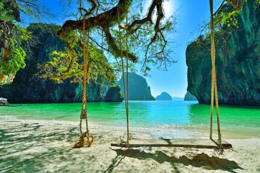 Krabi: 4 Islands & Ko Hong Private Long-tail Boat Tour - Beach lunch at Pakbia