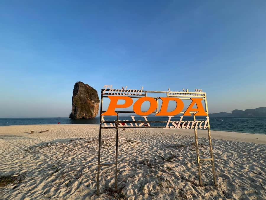 Krabi: 4 Islands Private Full-Day Tour by Longtail Boat - Tup Island and the white sand causeway