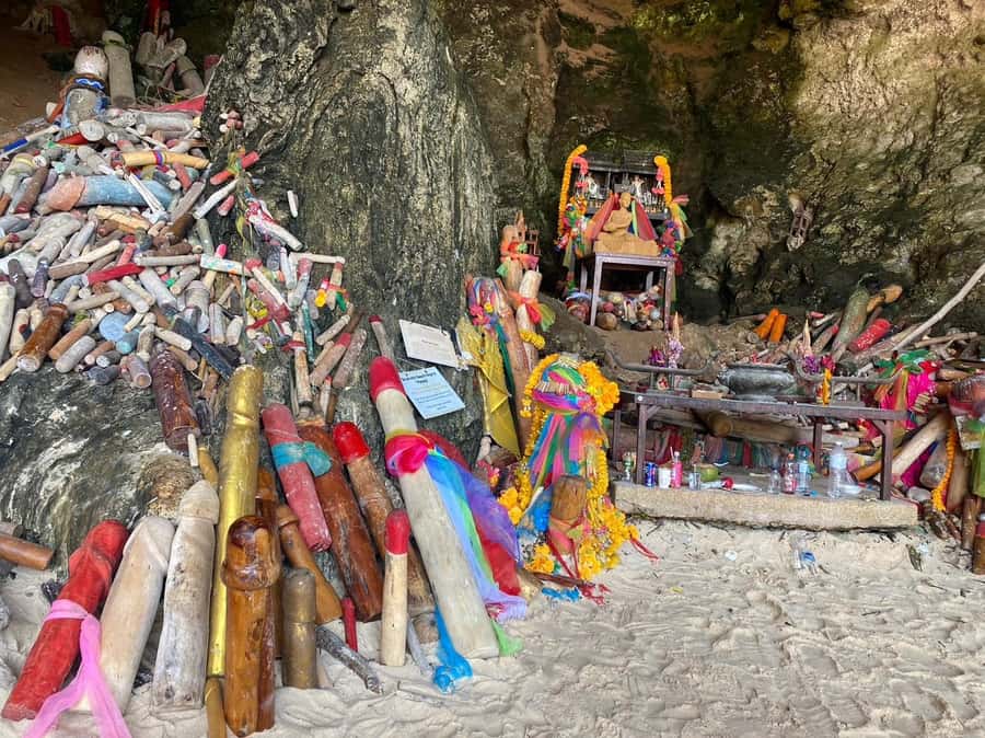Krabi: 4 Islands Private Full-Day Tour by Longtail Boat - What the private format is worth