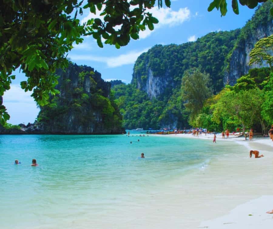 Krabi: 9 Islands Speedboat Full Day Tour - Poda Island is the natural lunch break