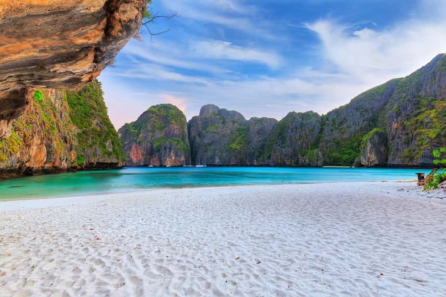 Krabi: Awaken to Paradise Phi Phi Island Dawn Cruise - Phi Phi Don gives you a proper lunch break