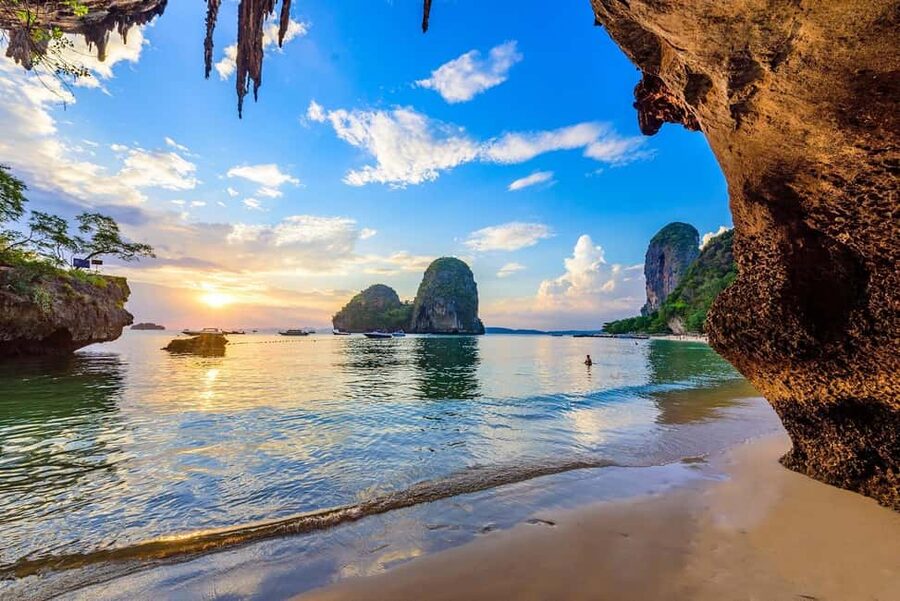 Krabi: Early Bird 4 Islands Snorkel Tour by Longtail Boat - Chicken Island and the famous profile