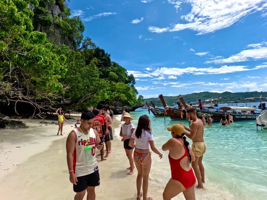 Krabi: Early Bird Phi Phi, Maya & 4 Islands Speedboat Tour - Phi Phi Don supplies lunch and a needed pause