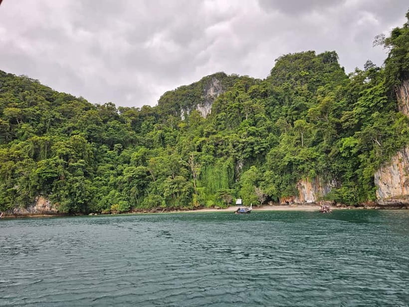 Krabi: Hong Island & 4 Islands Day Trip by Neptune Speedboat - Why Hong Island earns the longest stop