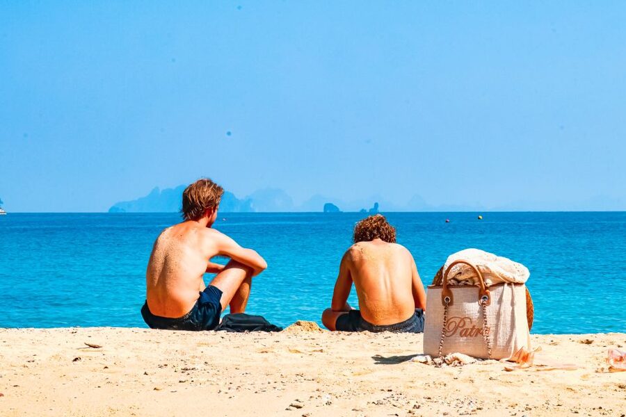 Krabi: Hong Island Day Trip by Speedboat with Thai Lunch - Koh Pak Bia and Koh Rai at Low Tide
