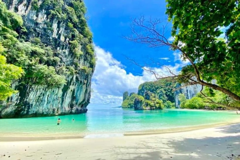 Krabi: Hong Island with Kayaking by speedboat - Cruising into Hong Lagoon