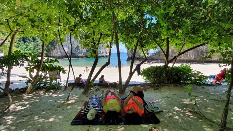 Krabi: Hong Islands Day Trip by Speedboat with Lunch - Key points to know before booking