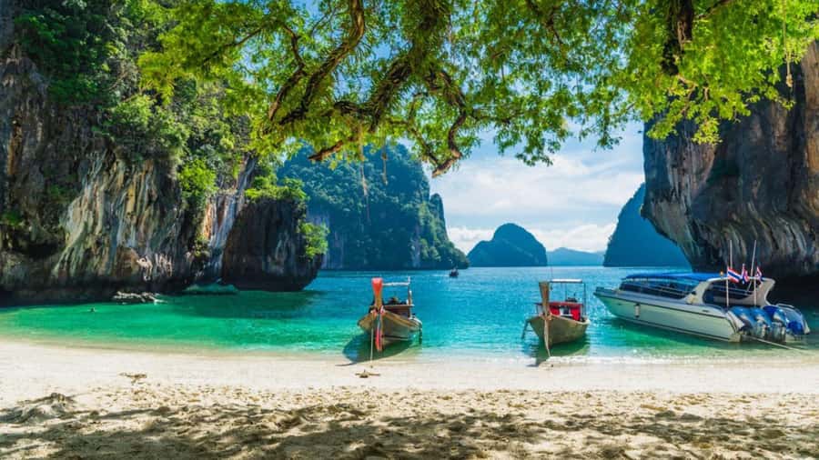 Krabi: Hong Islands Full-Day Private Speedboat Charter Tour - Lading Island is the quiet cove finale