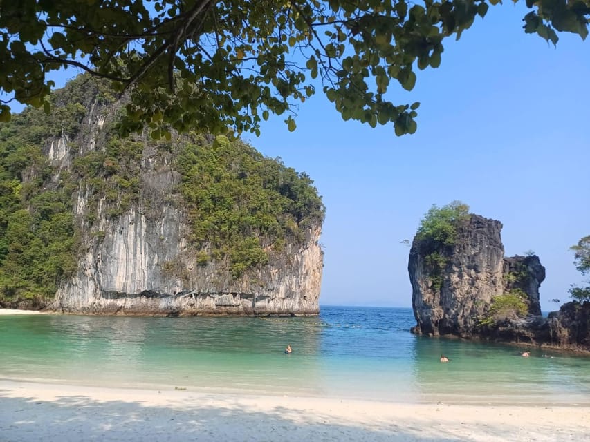 Krabi: Hong Islands - Join tour by Longtail boat - The 360-degree viewpoint on Hong Island