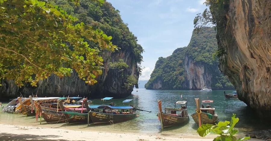 Krabi: Hong Islands - Join tour by Longtail boat - Morning pickup and the ride to the islands
