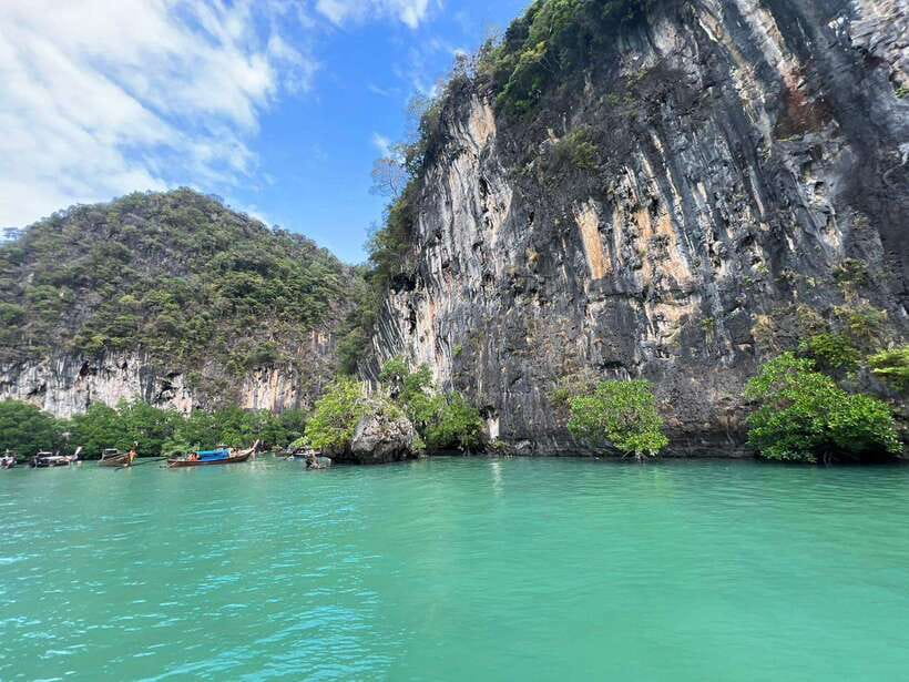 Krabi: Hong Islands Private Boat Trip & Snorkeling - Lahding, the sandy cove called Paradise Island