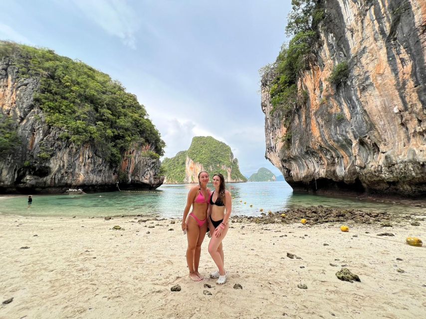 Krabi: Hong Islands Sunset BBQ By Luxury Vintage Boat (JOIN) - Hong Lagoon and its limestone walls