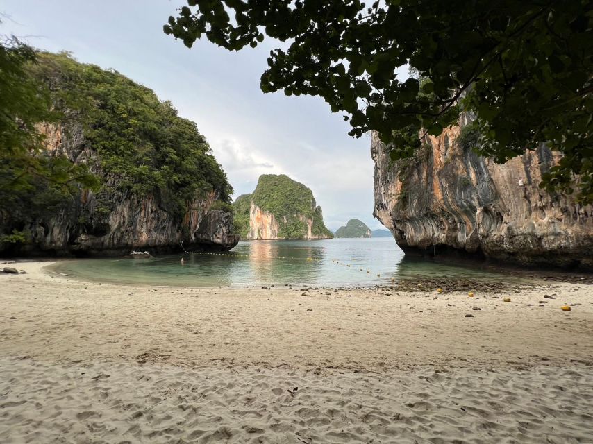 Krabi: Hong Islands Sunset BBQ By Luxury Vintage Boat (JOIN) - Pak Bia at sunset, with BBQ on the sand