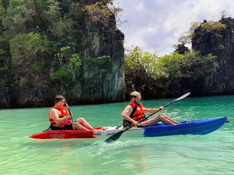 Krabi: Hong & Paradise Island Odyssey by Speedboat - Lunch beside the beach