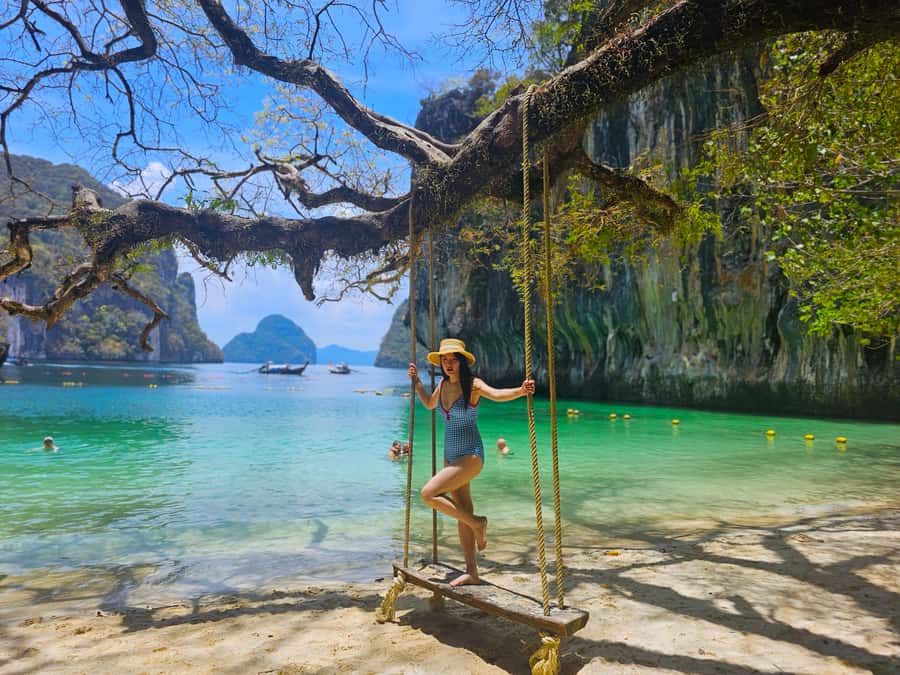Krabi: Island Hopping Tour by Private Longtail Boat - A private boat makes Krabi easier to enjoy