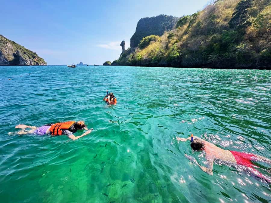 Krabi: Luxury Boat 7 Island Sunset With BBQ & Plankton Tour - Chicken Island: the main water stop