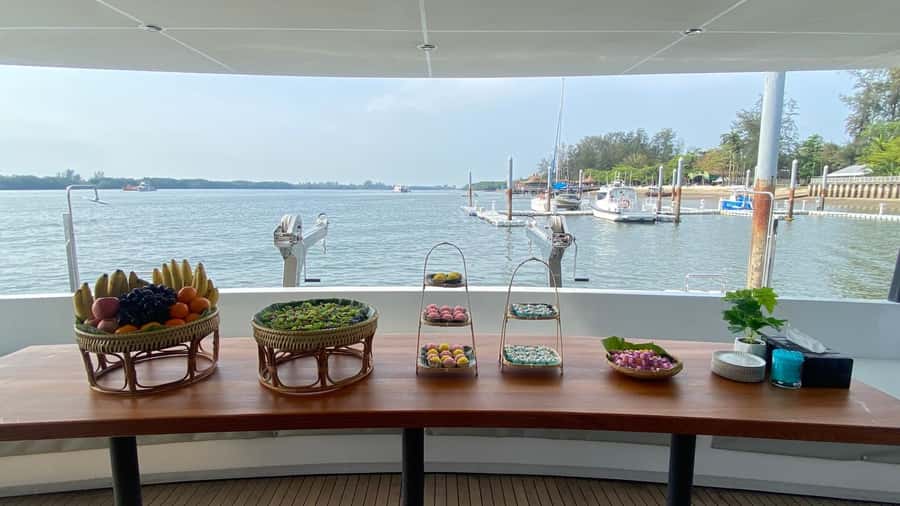 Krabi: Luxury Sunset Cruise to 4 Islands by Power Catamaran - Thale Waek and the shifting sandbar