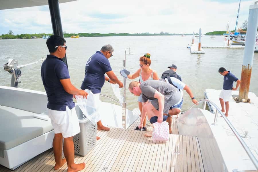 Krabi: Luxury Sunset Cruise to 4 Islands by Power Catamaran - One hour at Phra Nang Cave Beach