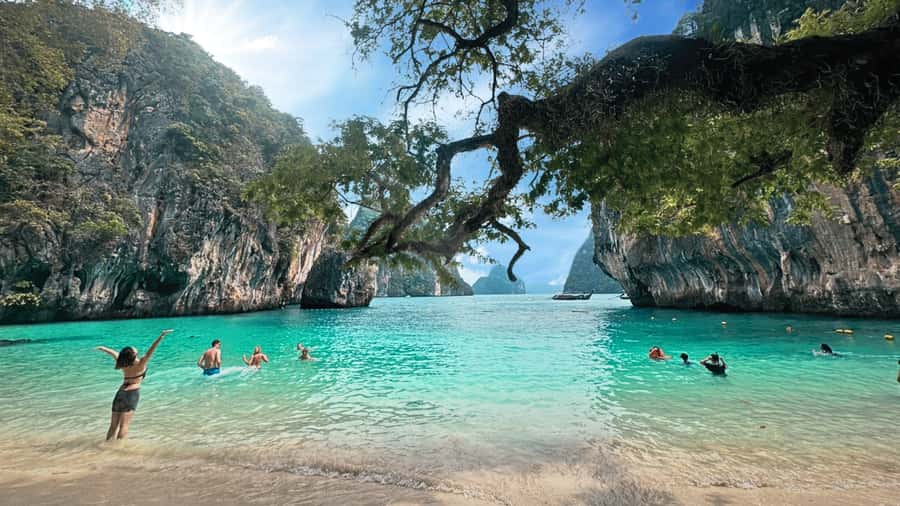 Krabi: Luxury Sunset Cruise to Hong Island Private Tour - Who should choose this Krabi cruise?