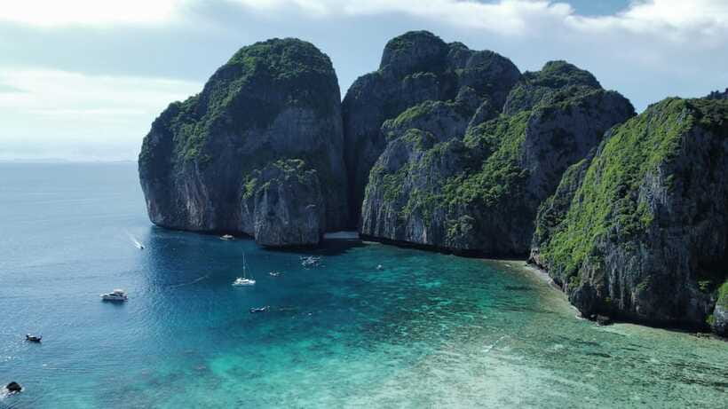 Krabi: Phi Phi and 4 Islands with Snorkeling by Speed Boat - Lunch and local time on Phi Phi Don