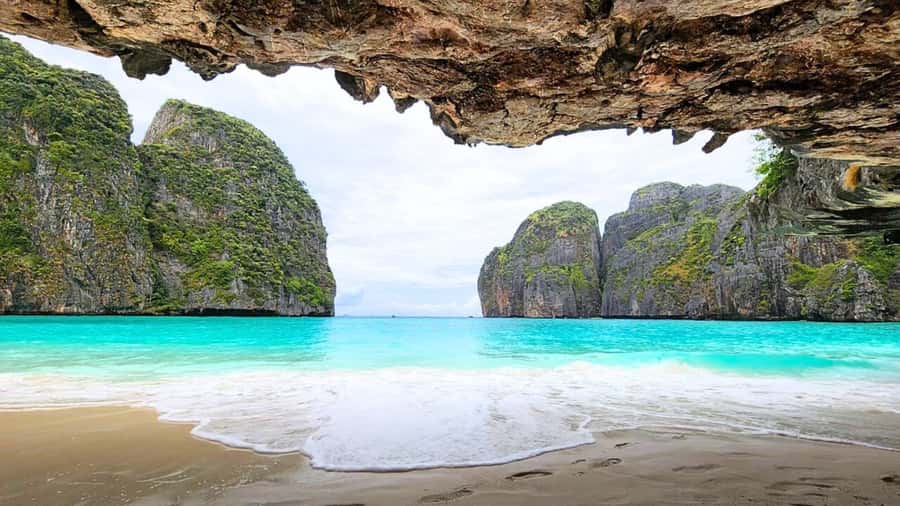 Krabi: Phi Phi Early Bird & 4 Island by Speedboat with Lunch - Bamboo Island gives you room to slow down