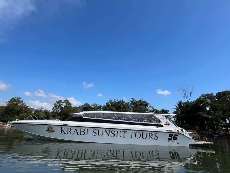 Krabi: Phi Phi Island Sunset Maya Bay and Four Islands Tour - Why the late departure changes the Maya Bay experience