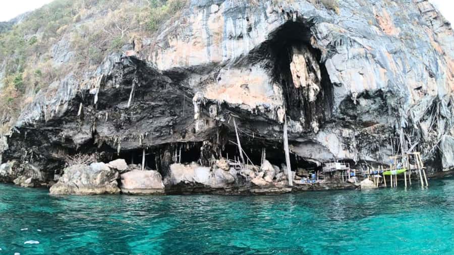 Krabi: Phi Phi Islands Full-Day Private Speedboat Charter - What the crew and guide add