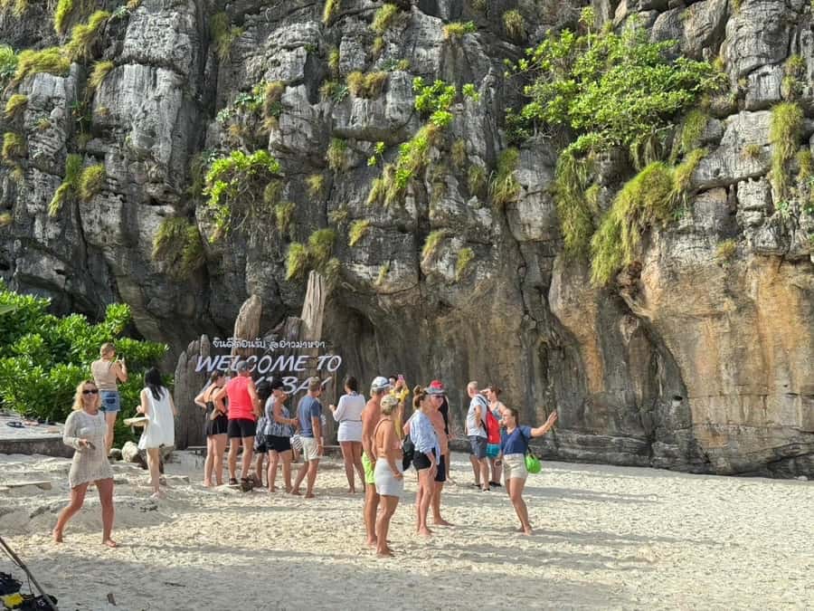 Krabi: Phi Phi Islands Longtail Boat Tour with Sunset - Viking Cave brings a different kind of interest