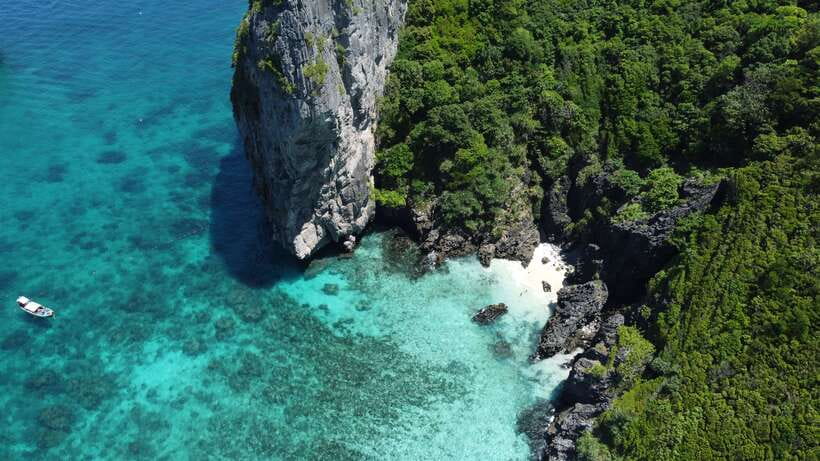 Krabi: Phi Phi Islands Speedboat Tour with Buffet Lunch - Buffet lunch on Phi Phi Don