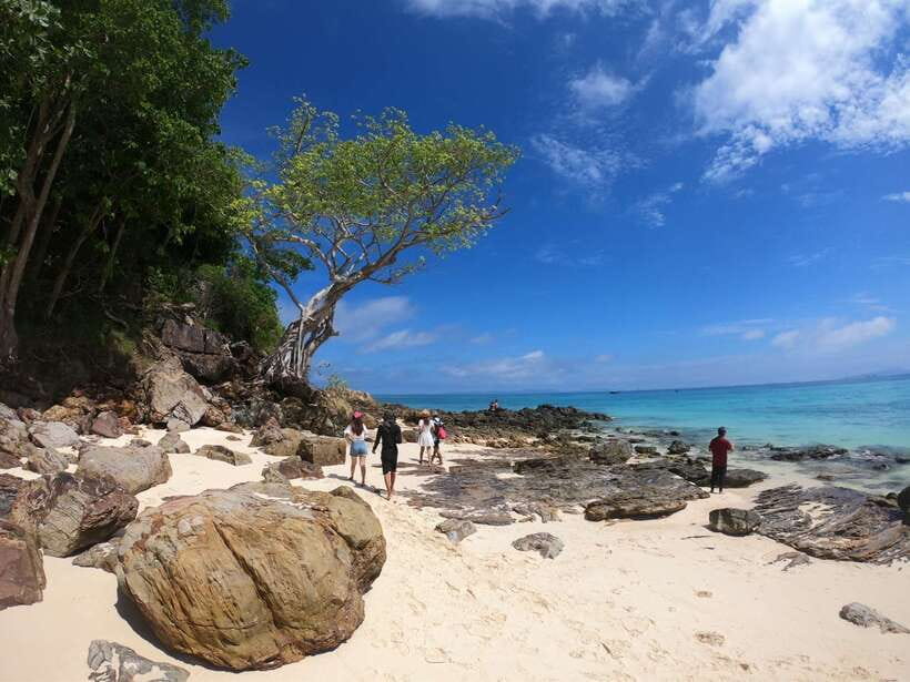 Krabi: Phi Phi Islands Speedboat Tour with Buffet Lunch - Snorkeling before the famous beaches