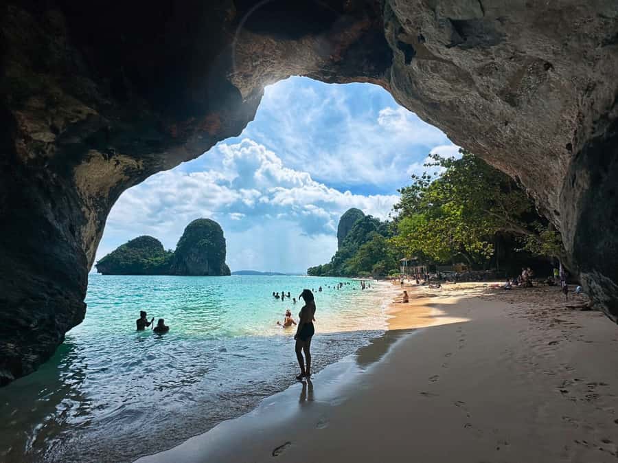 Krabi: Private 4 Islands Longtail Boat Tour With Cave Visit - Thale Waek and the three-island sandbar
