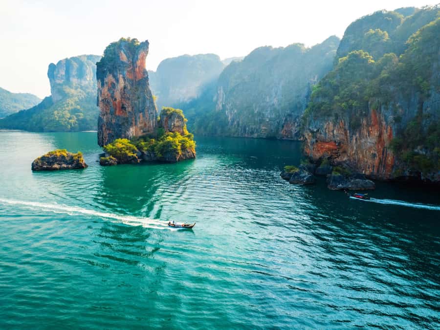 Krabi: Private Hong Island Snorkeling Tour w/ Long-Tail Boat - The first ride to Daeng Island