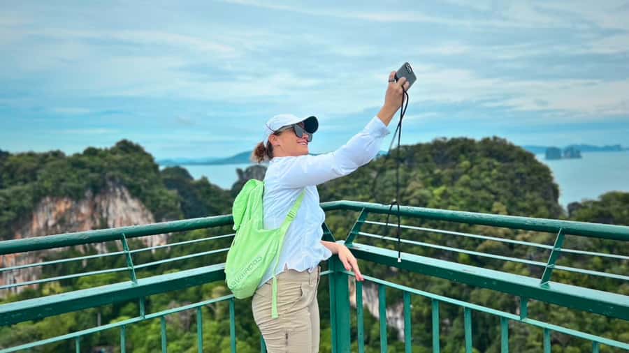 Krabi: Private Luxury Boat to Hong Islands Sunrise & Picnic - Pak Bia: snorkeling and wide sea views