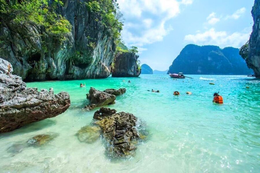 Krabi: Private Luxury Long-Tail Boat to Hong Island - Koh Lao La Ding adds another quiet island pause