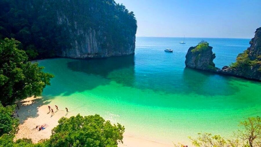 Krabi: Private Luxury Long-Tail Boat to Hong Island - Sunrise or sunset: choose the right version
