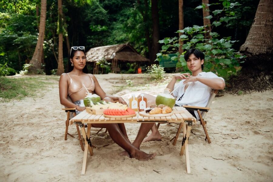 Krabi: Private Luxury Longtail Boat Island Hopping Tour - What the picnic and service are really like