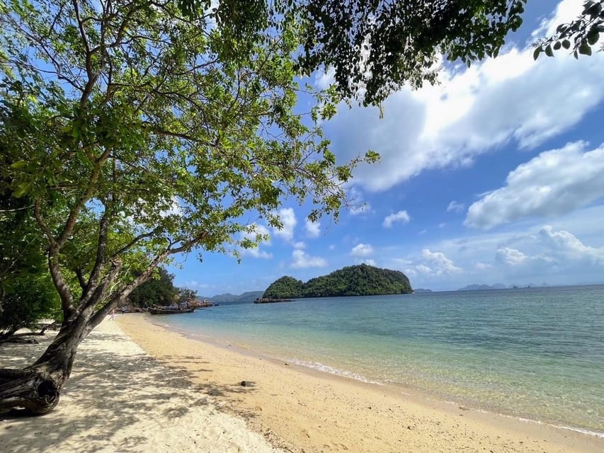 Krabi's Hong Island Speed Boat Blast with 360° Viewpoint - The crew and the small details that matter