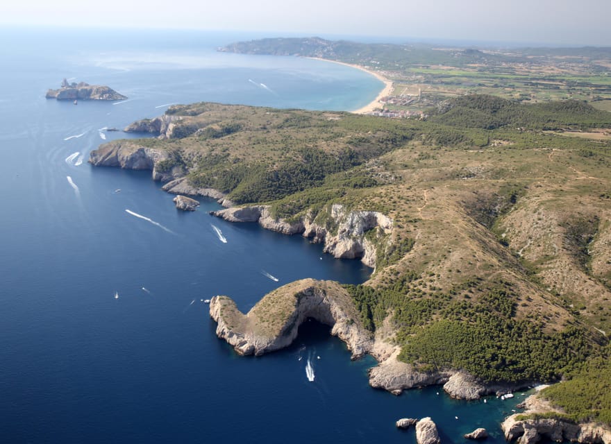 L'Estartit: Boat Trip to the Medes Islands and the NP Caves - The 10-minute summer swim stop