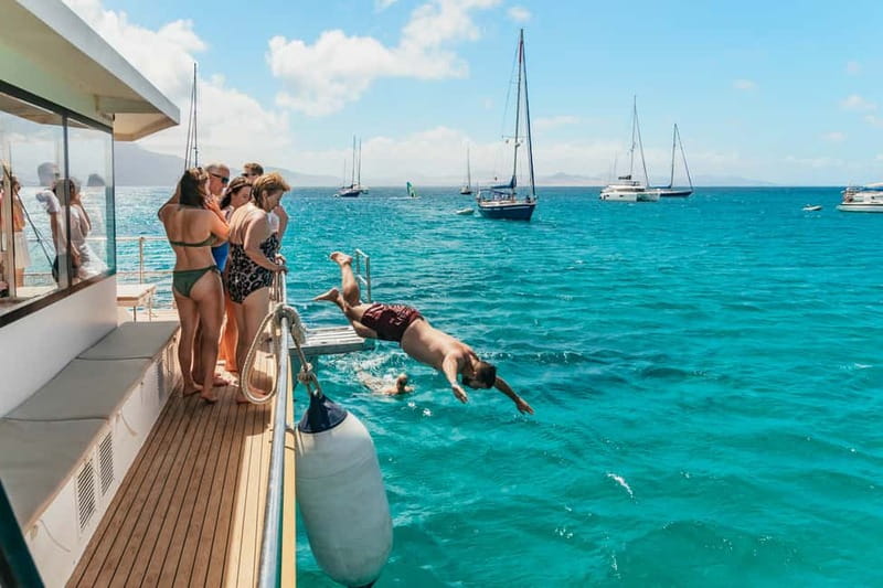 La Graciosa: Island Cruise with Lunch and Water Activities - Why La Graciosa makes a good boat day