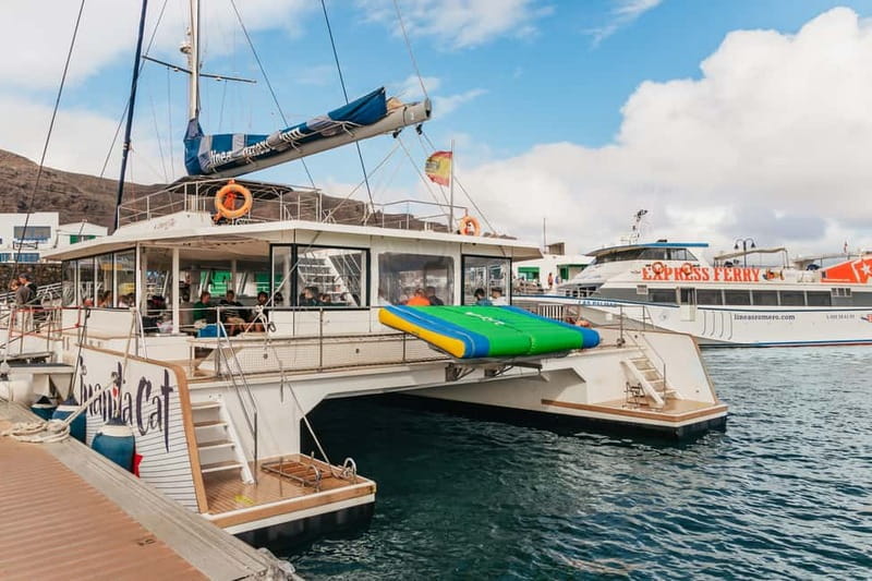 La Graciosa: Island Cruise with Lunch and Water Activities - The crew, commentary, and return atmosphere