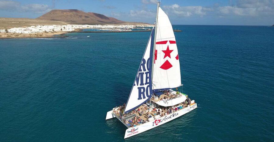 La Graciosa: Island Cruise with Lunch for Cruise Passengers - Swimming and kayaking in the marine reserve