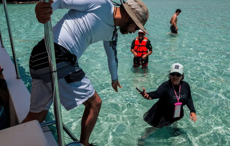La Paz: Boat ride to Espiritu Santo island and sloop - San Gabriel and the old pearling story