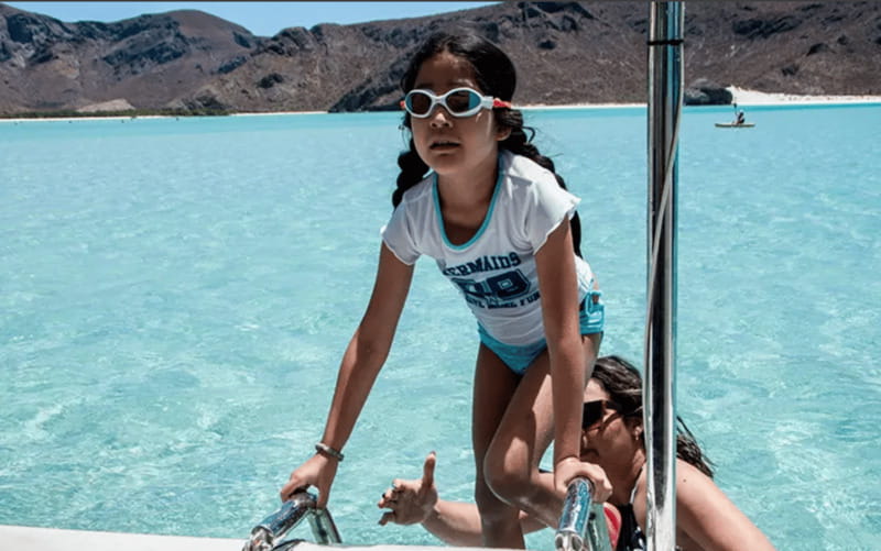 La Paz: Boat ride to Espiritu Santo island and sloop - Snorkeling in a marine life zone