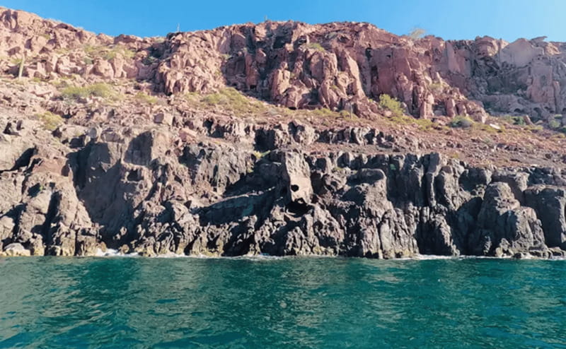 La Paz: Boat ride to Espiritu Santo island and sloop - The Islotes and snorkeling with sea lions
