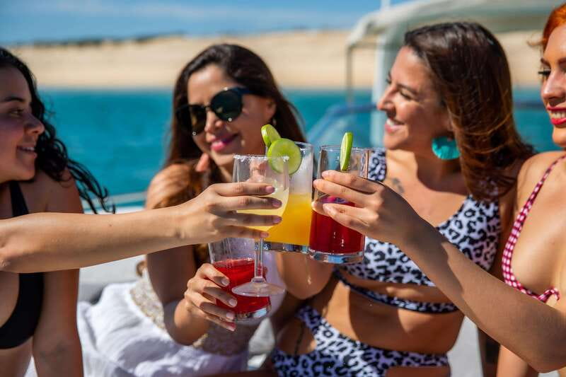 La Paz: Espiritu Santo Island and Balandra Bay Day Cruise - A full day from Marina Palmira to the open Sea of Cortez