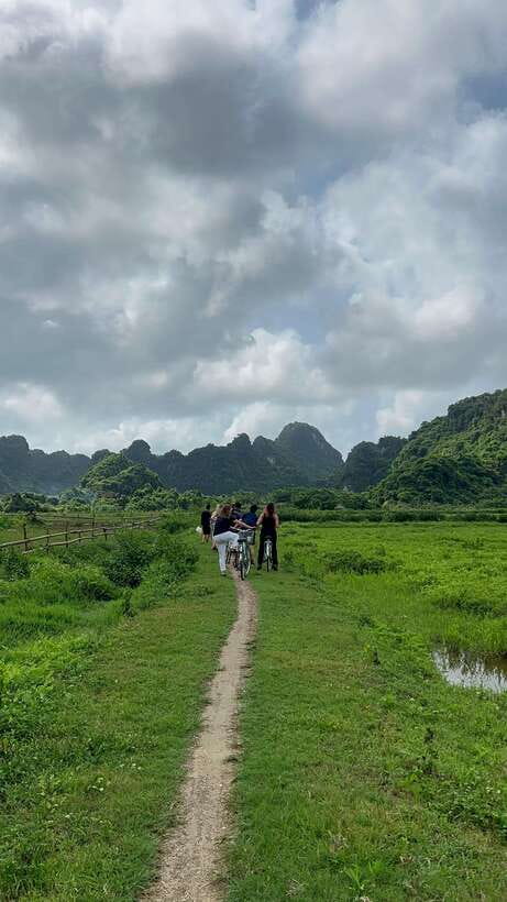 Lan Ha Bay Cat Ba Island Sightseeing Cruise 2 Days Tour - Sunrise and breakfast on Day 2