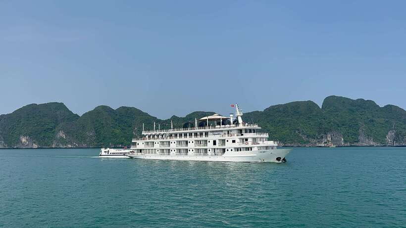 Lan Ha Bay Cat Ba Island Sightseeing Cruise 2 Days Tour - The 7:00 pickup from Hanoi