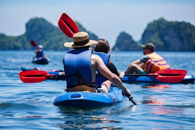 Lan Ha to Ha Long Bay Cruise and Kayaking from Cat Ba Island - Cruising into Ha Long Bay around noon